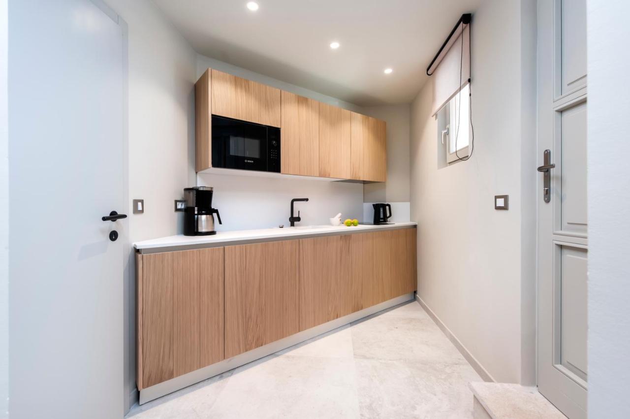 Calnova Suites 罗维尼 外观 照片
